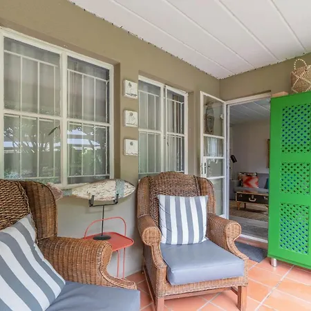 Modern 2 Bedroom Apartment In Vibrant Melville 99 Johannesburg Exterior foto